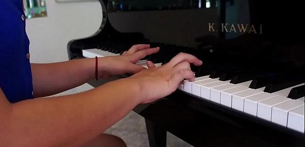  Hairy pussy eaten by her piano teacher